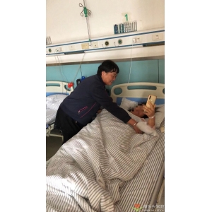 麻城佳福骨科医院我公司护工看护受伤患者
