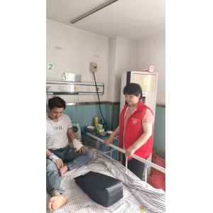 麻城康乐兴家政：专业护工，守护健康，让爱无微不至
